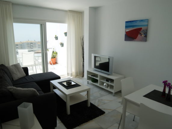 Image 5 of 7 - Great penthouse with service package and stunning sea views