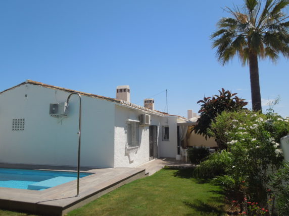 Image 1 of 15 - Beautiful villa 300m from the beach with private pool