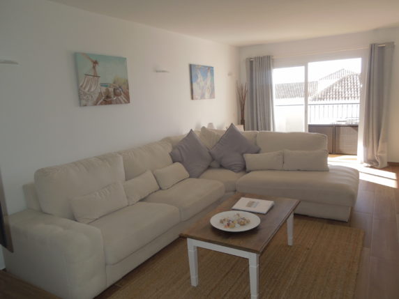 Image 7 of 19 - Beautiful triplex penthouse apartment a stone´s throw away from the beach