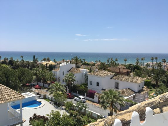 Image 3 of 19 - Beautiful triplex penthouse apartment a stone´s throw away from the beach