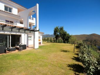 Imagen de la propiedad L143: Stunning apartment located in a unique idyll with many extras