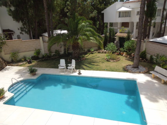 Image 6 of 19 - Lovely and centrally located villa with separate guest apartement