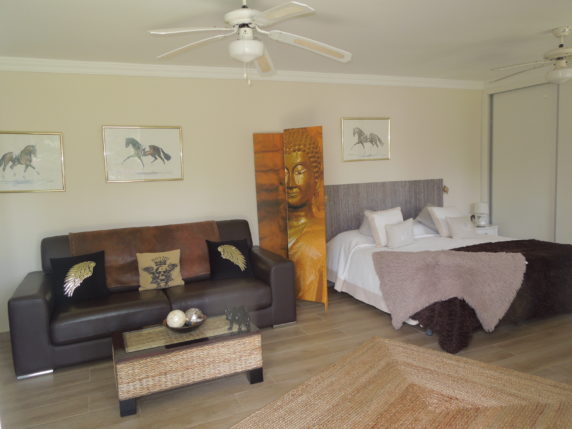 Image 15 of 19 - Lovely and centrally located villa with separate guest apartement