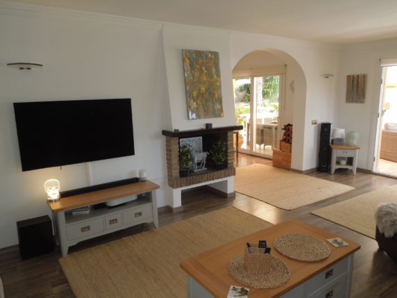 Image 7 of 19 - Lovely and centrally located villa with separate guest apartement