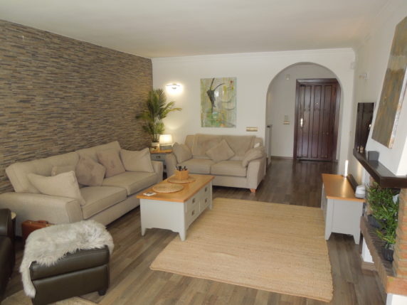 Image 8 of 19 - Lovely and centrally located villa with separate guest apartement
