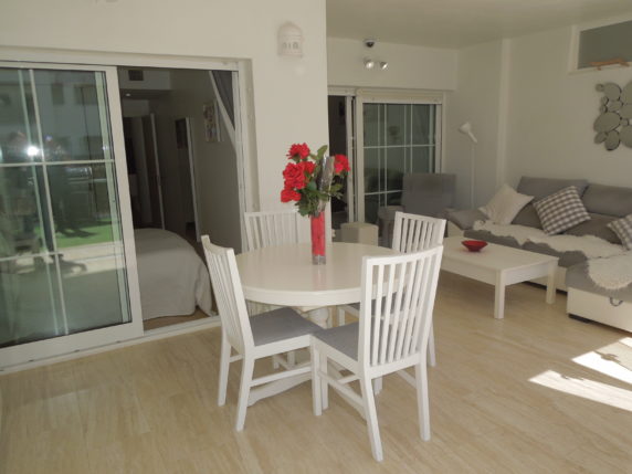 Image 11 of 17 - Luxurious garden apartment close to the beach