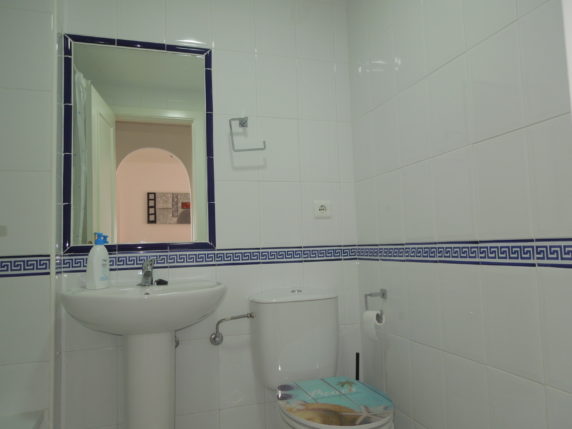 Image 13 of 15 - Lovely groundfloor apartment with private garden close to La Cala beach