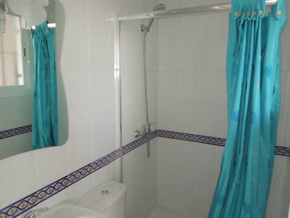 Image 14 of 15 - Lovely groundfloor apartment with private garden close to La Cala beach