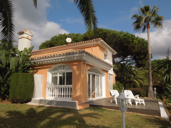Image 1 of 19 - Beautiful villa in Elviria with many extras