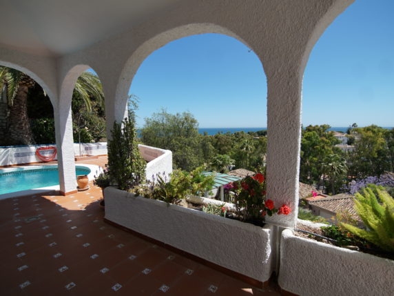 Image 10 of 32 - Villa in best location with stunning sea views