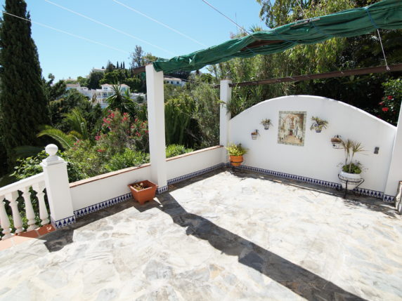 Image 13 of 32 - Villa in best location with stunning sea views