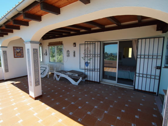 Image 15 of 32 - Villa in best location with stunning sea views