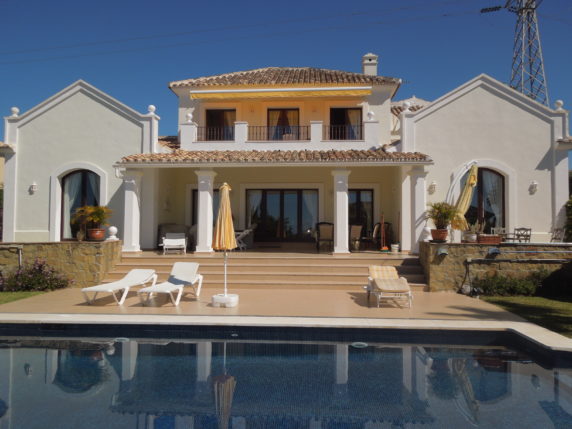 Image 1 of 12 - Great villa with many extras