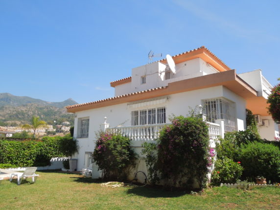 Image 2 of 22 - Centrally located villa in Marbella with many extras