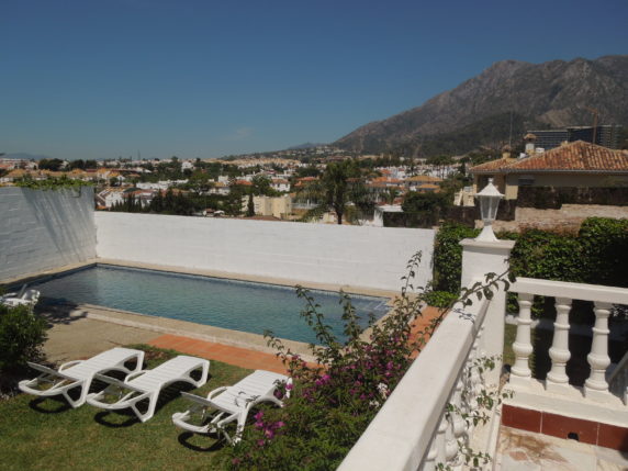Image 6 of 22 - Centrally located villa in Marbella with many extras