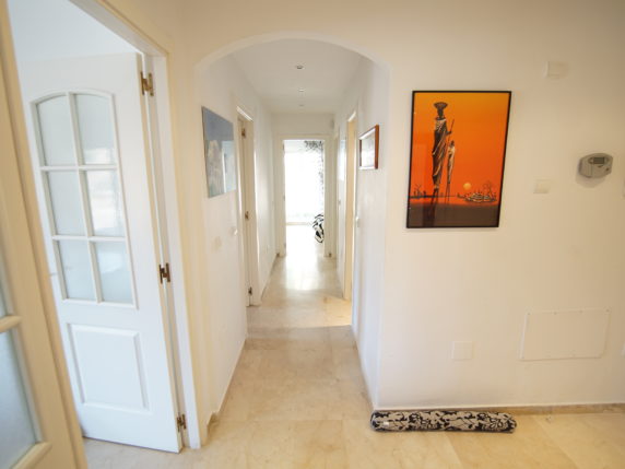 Bild 11 von 16 - Grosses Eck-Erdgeschoss Appartement mit 4 Pools