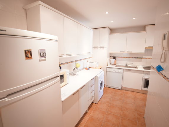 Bild 12 von 16 - Grosses Eck-Erdgeschoss Appartement mit 4 Pools