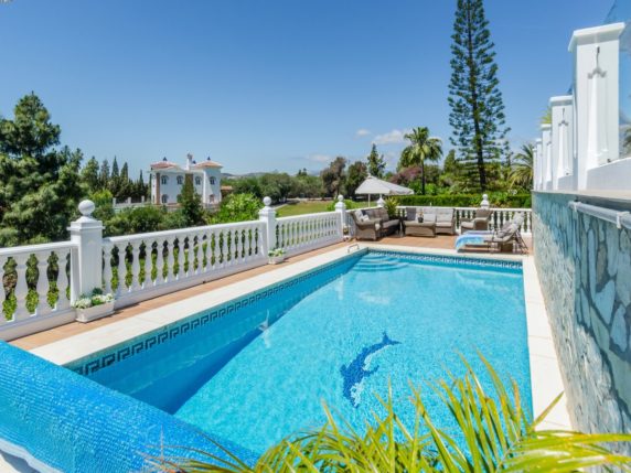 Imagen 4 de 38 - Impresionante villa en ubicación privilegiada  al lado del campo de golf muy cerca del centro de La Cala de Mijas