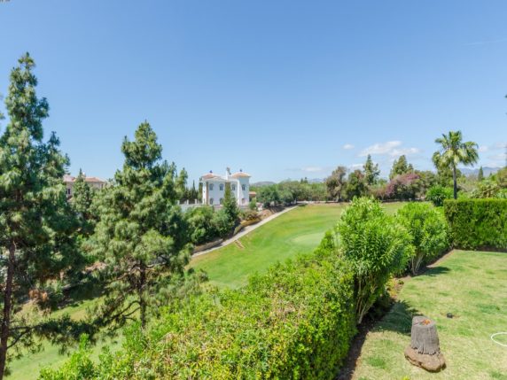 Image 10 of 38 - Stunning villa in prime location next to the golf course and close to the town centre of La Cala de Mijas
