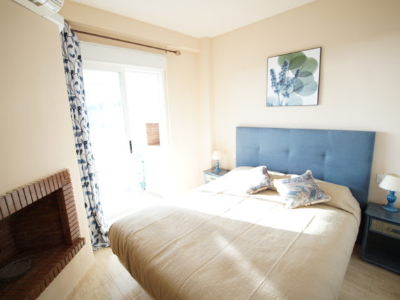 Image 9 of 14 - Great apartment incl. bills! Within walking distance to Cabopino port and beach