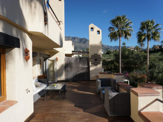 Image 8 of 20 - Spacious apartment in the famous urbanisation Lomas de Marbella Club