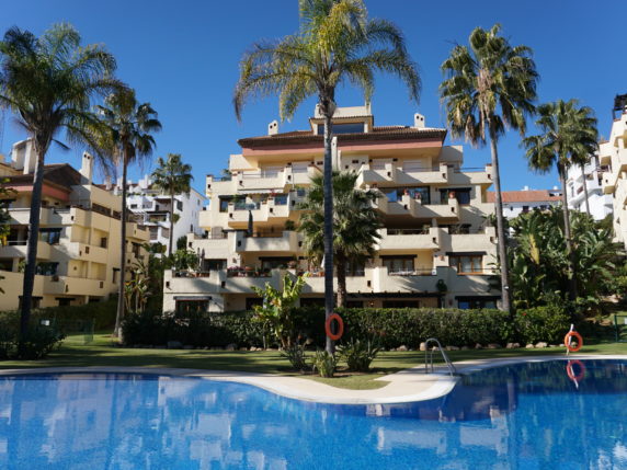 Imagen 2 de 20 - Amplio apartamento en la urbanización famosa Lomas de Marbella Club