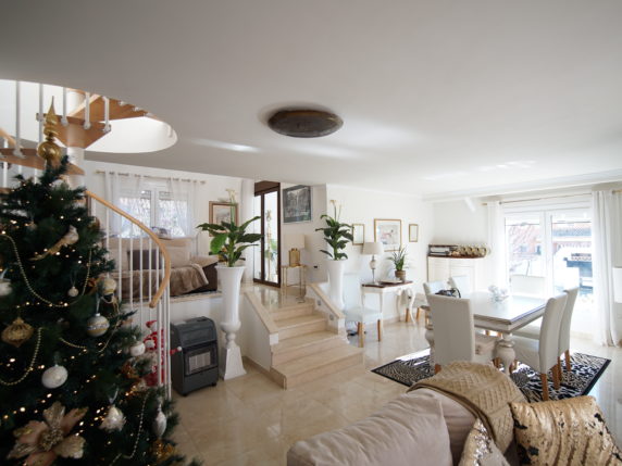 Bild 13 von 29 - Wunderschöne Villa mit grossem Grundstück in unmittelbarer Strandnähe mit vielen Möglichkeiten