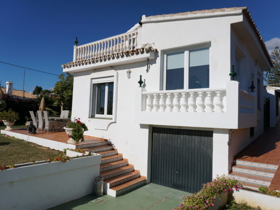 Image 4 of 29 - Beautiful villa with large plot close to the beach with many possibilities