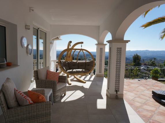 Image 14 of 38 - Impressive villa built to highest standards with panoramic views in Valtocado