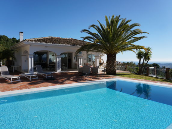 Image 9 of 38 - Impressive villa built to highest standards with panoramic views in Valtocado