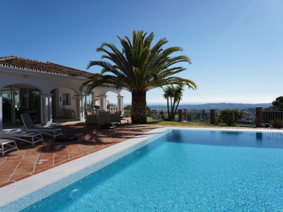 Image 3 of 38 - Impressive villa built to highest standards with panoramic views in Valtocado
