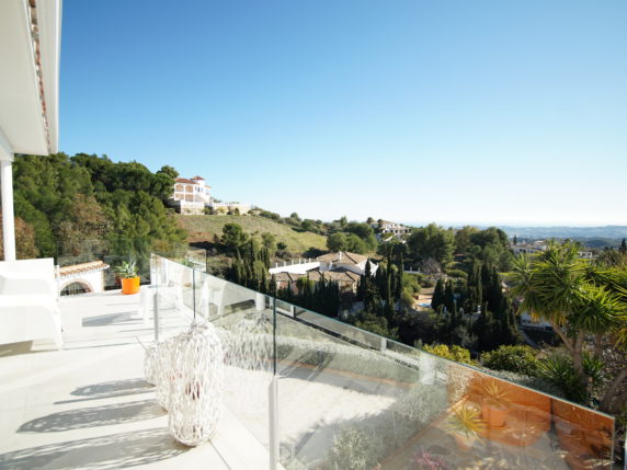 Image 17 of 38 - Impressive villa built to highest standards with panoramic views in Valtocado