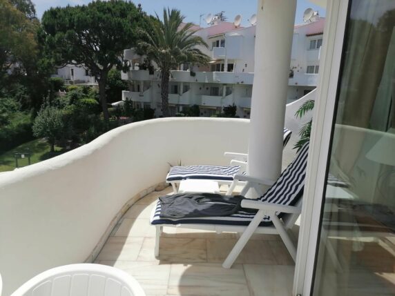 Image 13 of 15 - Lovely duplex apartment within walking distance of beach and amenities