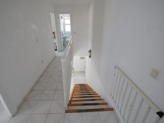 Image 10 of 16 - Spacious duplex apartment within walking distance of amenities & beach