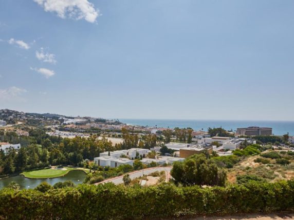 Image 5 of 31 - Wonderful duplex penthouse with lovely sea & golf views 600m from the beach