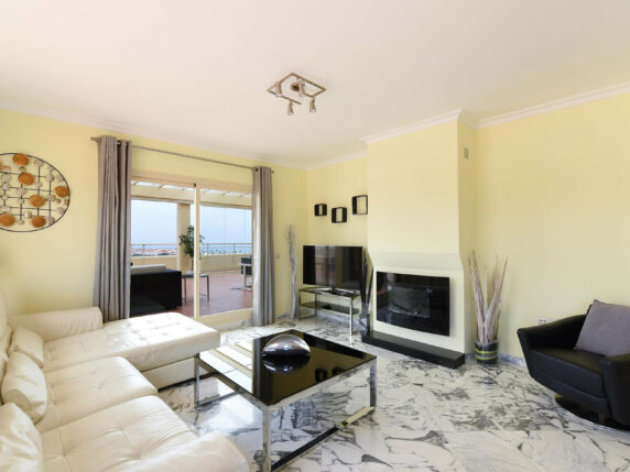 Image 13 of 21 - Luxurious corner penthouse with large terrace close to the beach and amenities