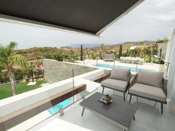 Image 18 of 40 - Contemporary semi-detached villa with luxury fittings overlooking the Cabopino golf course towards the sea
