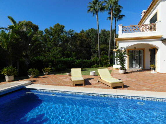 Image 3 of 9 - Beautiful villa within walking distance of beach and amenities