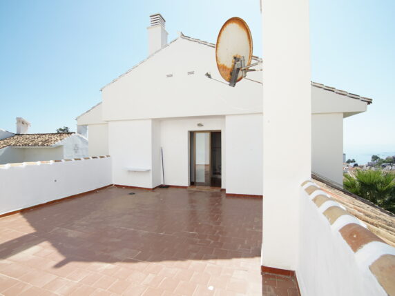 Image 5 of 15 - Great penthouse duplex apartment with large terrace within walking distance of the beach