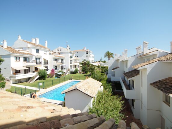 Image 2 of 15 - Great penthouse duplex apartment with large terrace within walking distance of the beach