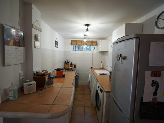 Image 11 of 21 - Detached villa within walking distance to beach and amenities wih a lot of potential - ideal for investors and families