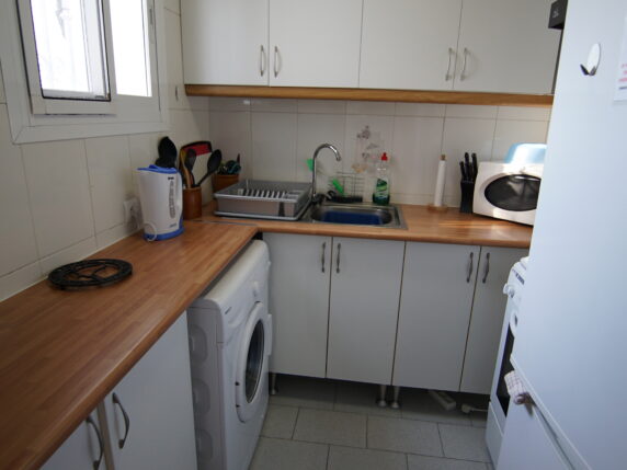 Image 19 of 21 - Detached villa within walking distance to beach and amenities wih a lot of potential - ideal for investors and families