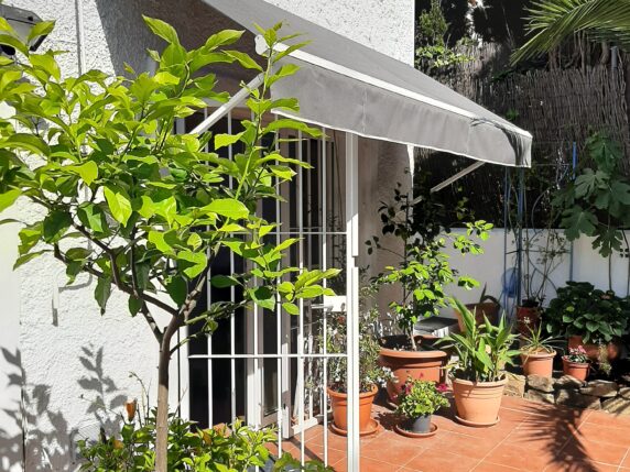 Image 4 of 21 - Detached villa within walking distance to beach and amenities wih a lot of potential - ideal for investors and families