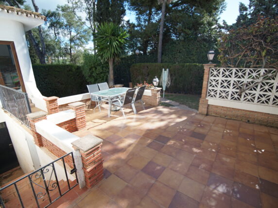 Image 5 of 21 - Charming detached villa within walking distance to all amenities