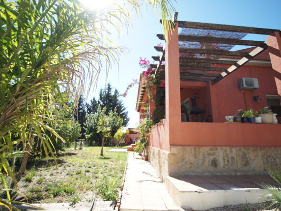 Image 3 of 27 - Charming finca in a beautiful setting with many features