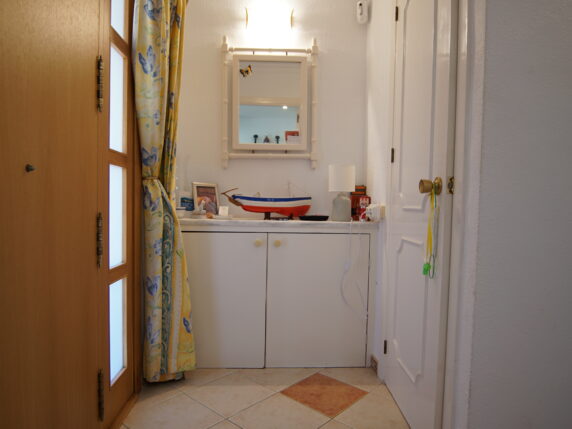Image 22 of 27 - Lovely townhouse with separate studio apartment and stunning sea views close to all amenities 