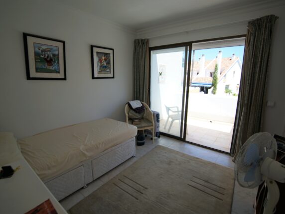Image 17 of 27 - Lovely townhouse with separate studio apartment and stunning sea views close to all amenities 