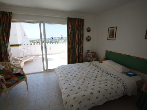 Image 15 of 27 - Lovely townhouse with separate studio apartment and stunning sea views close to all amenities 