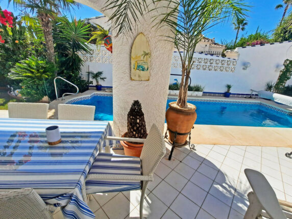 Image 14 of 50 - Detached villa within walking distance of the beach with heated pool