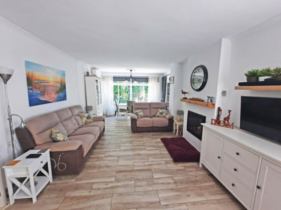 Image 3 of 50 - Detached villa within walking distance of the beach with heated pool